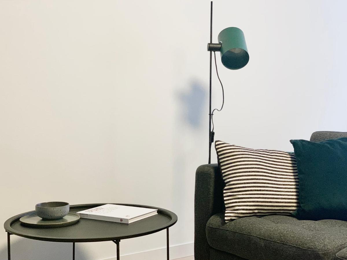 Stylish New Apartment In Riga Old Town - City Centre, Self Check-In, Walkable To Major Attractions ภายนอก รูปภาพ