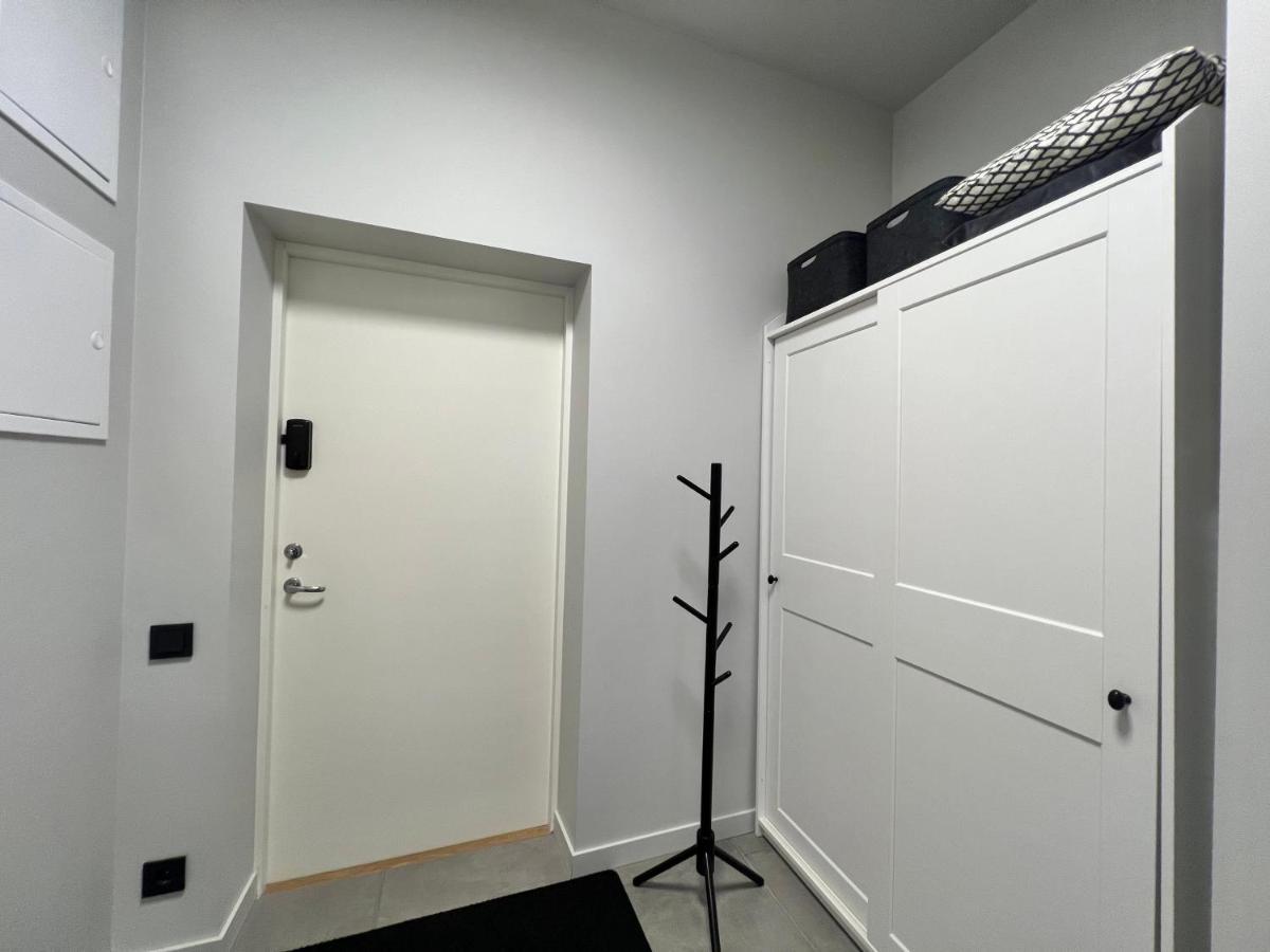 Stylish New Apartment In Riga Old Town - City Centre, Self Check-In, Walkable To Major Attractions ภายนอก รูปภาพ